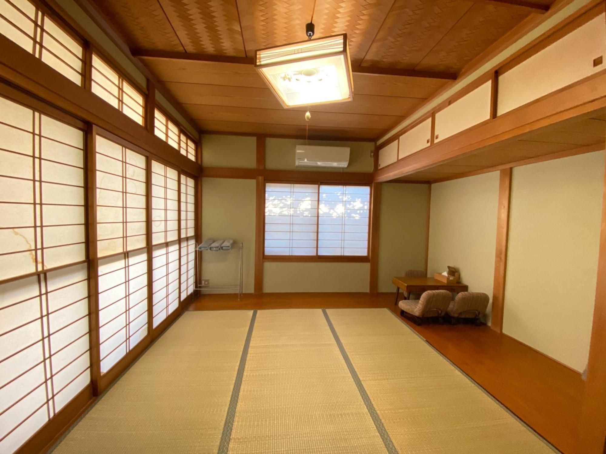 Guesthouse Takayama Hanzansha מראה חיצוני תמונה